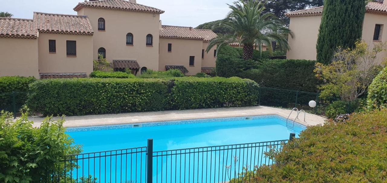 Cosy Studio Just A Stone'S Throw From The Beach Apartamento Sainte-Maxime Exterior foto